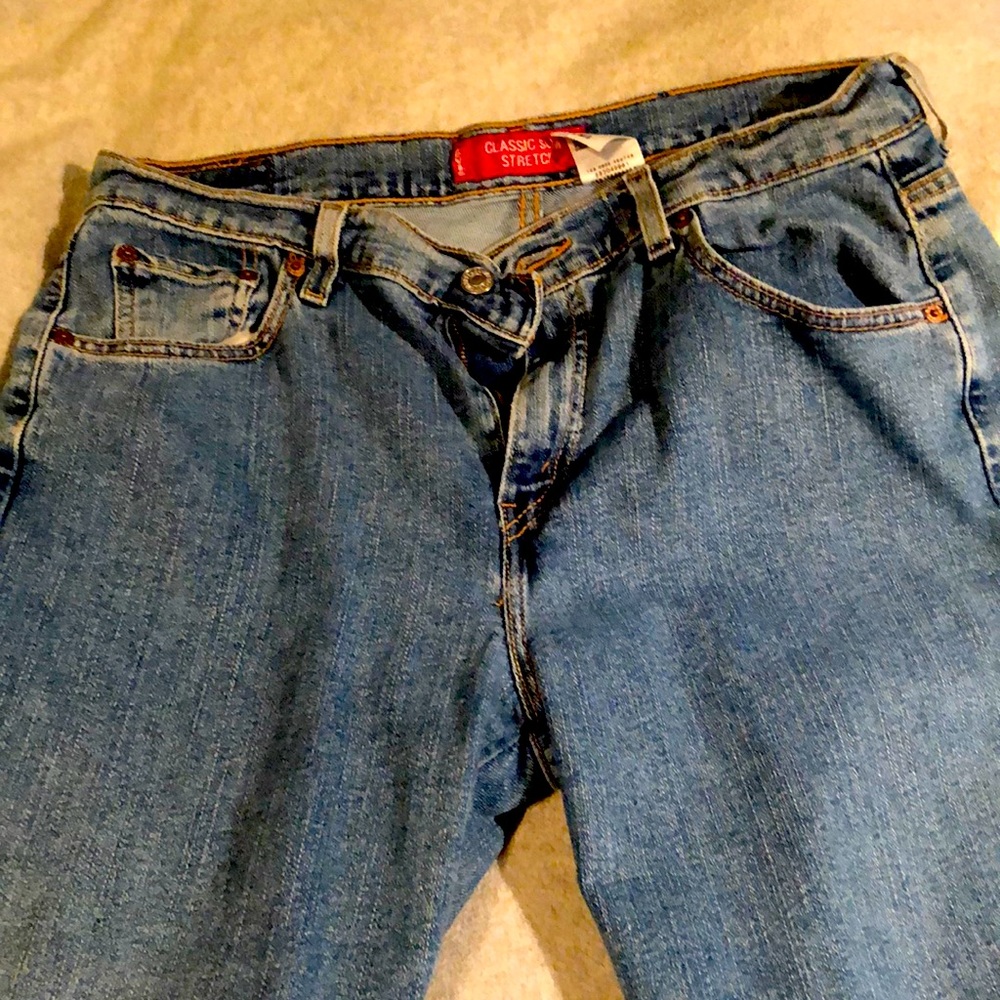 Levi Woman’s Capris